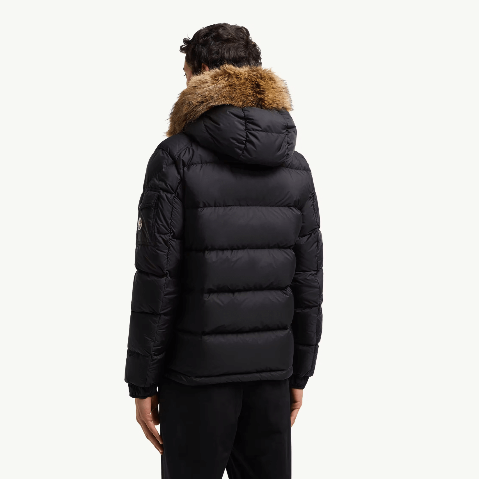 Doudoune Moncler courte à capuche Mayaf