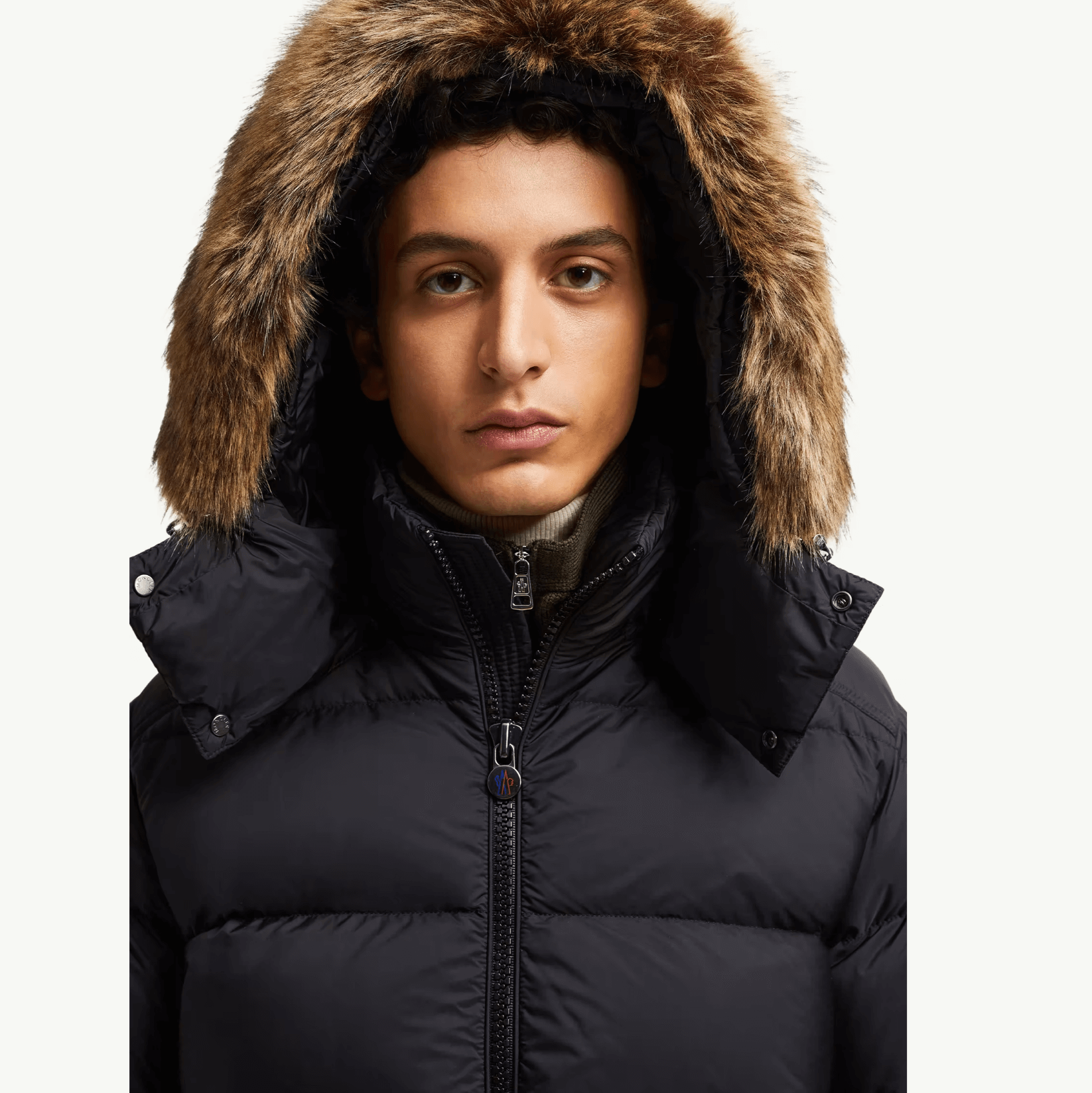 Doudoune Moncler courte à capuche Mayaf