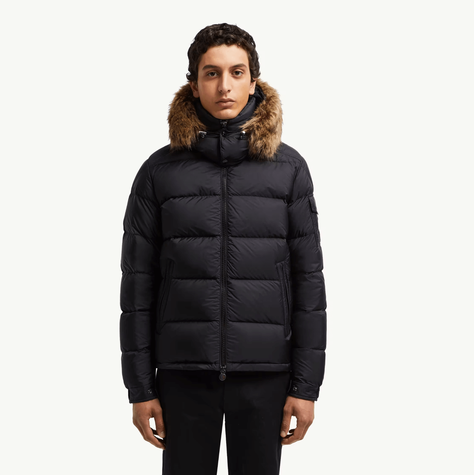 Doudoune Moncler courte à capuche Mayaf